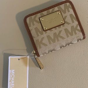 Michael Kors Jetset bifold wallet